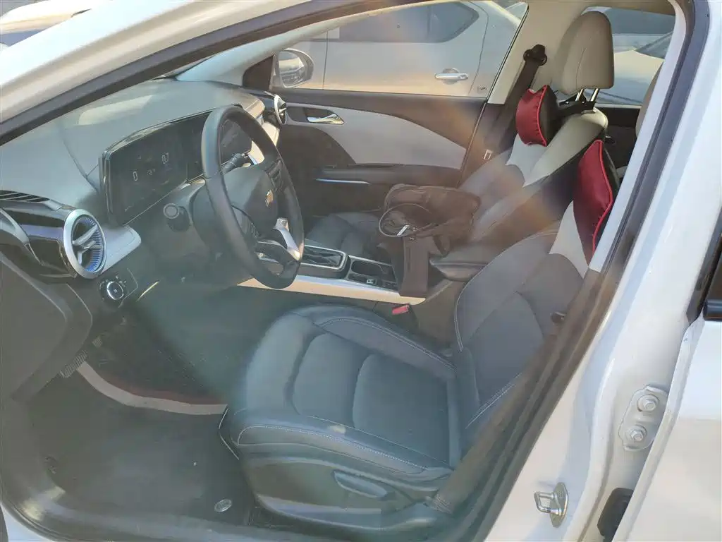 CHEVROLET CRUZE
