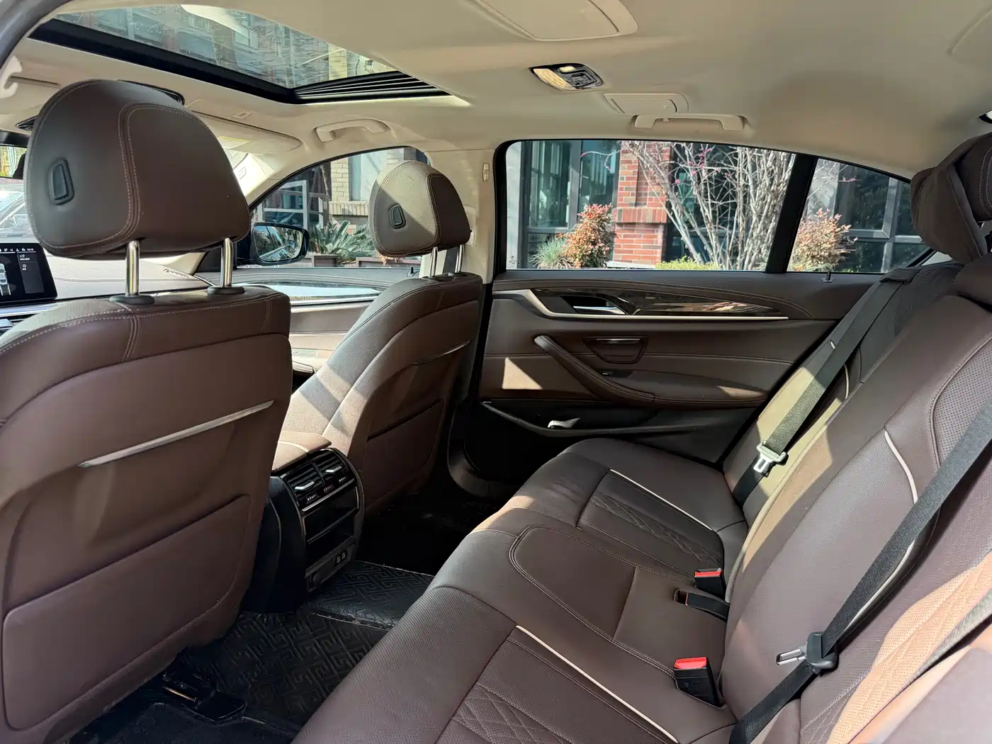BMW 5 Series 2021 525Li Luxury Package фото 8