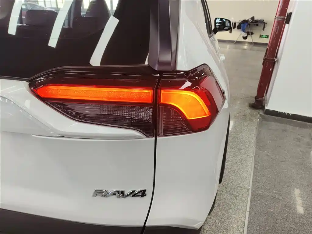 Toyota RAV4 Rongfang 2023 2.0L CVT FWD Style Plus Edition фото 24