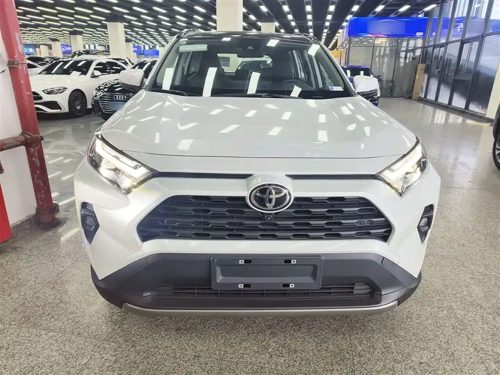 Toyota RAV4 Rongfang 2023 2.0L CVT FWD Style Plus Edition фото 3