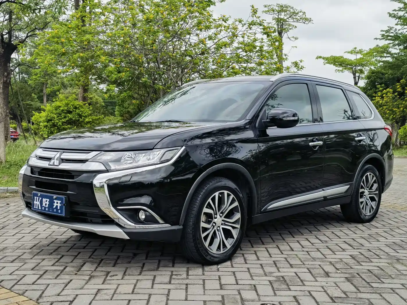 Mitsubishi Outlander 2016 2.4L 4WD Luxury Edition 7-seater
