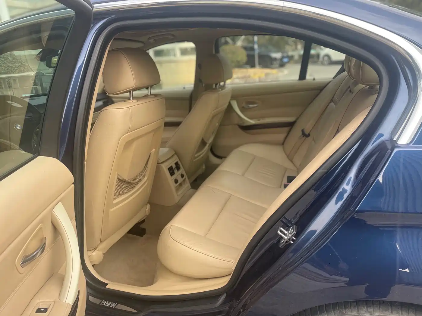 BMW 3 Series 2010 325i Luxury фото 7