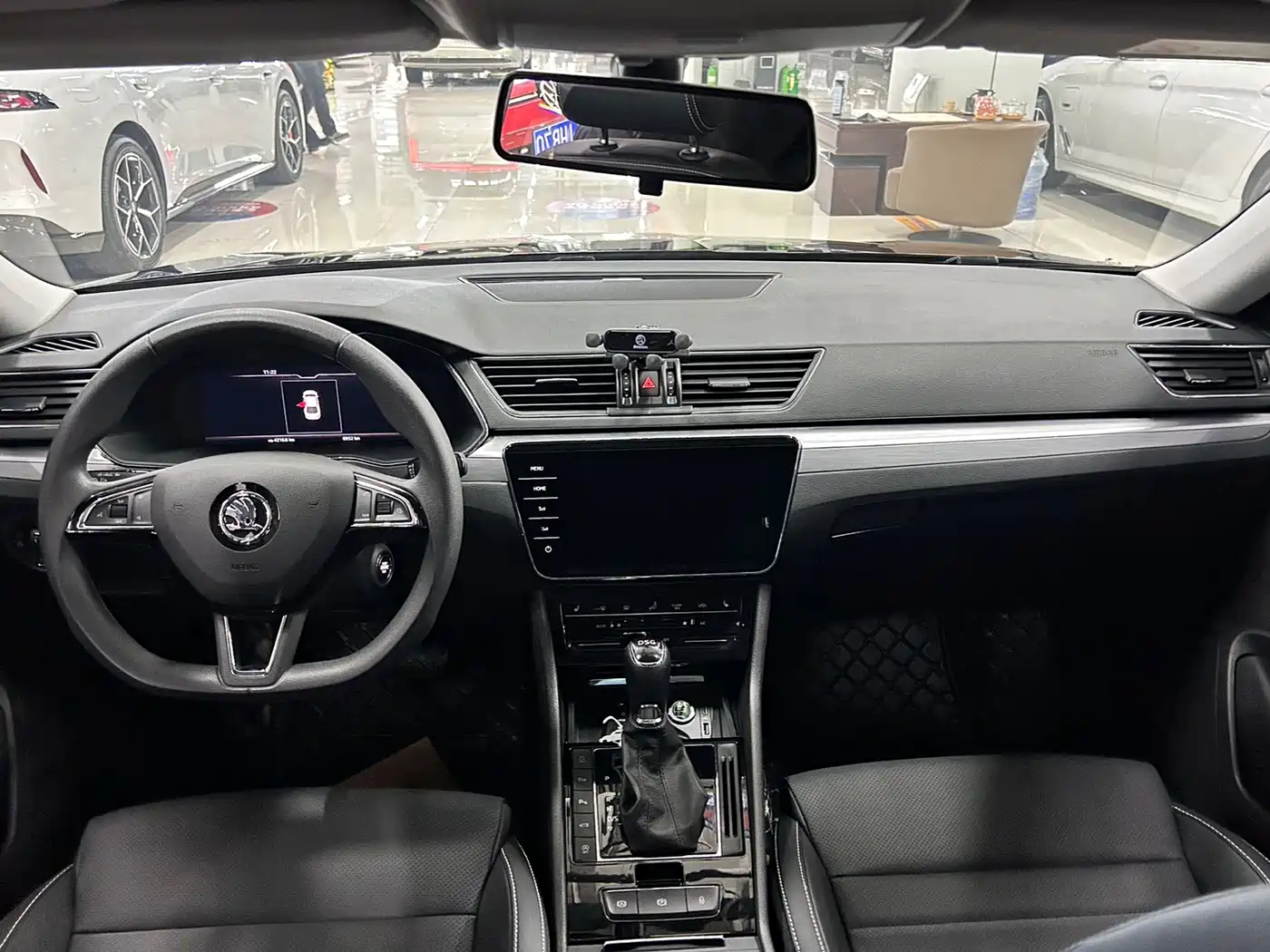 Škoda Superb 2023 Facelift TSI280 DSG Premium Edition фото 5