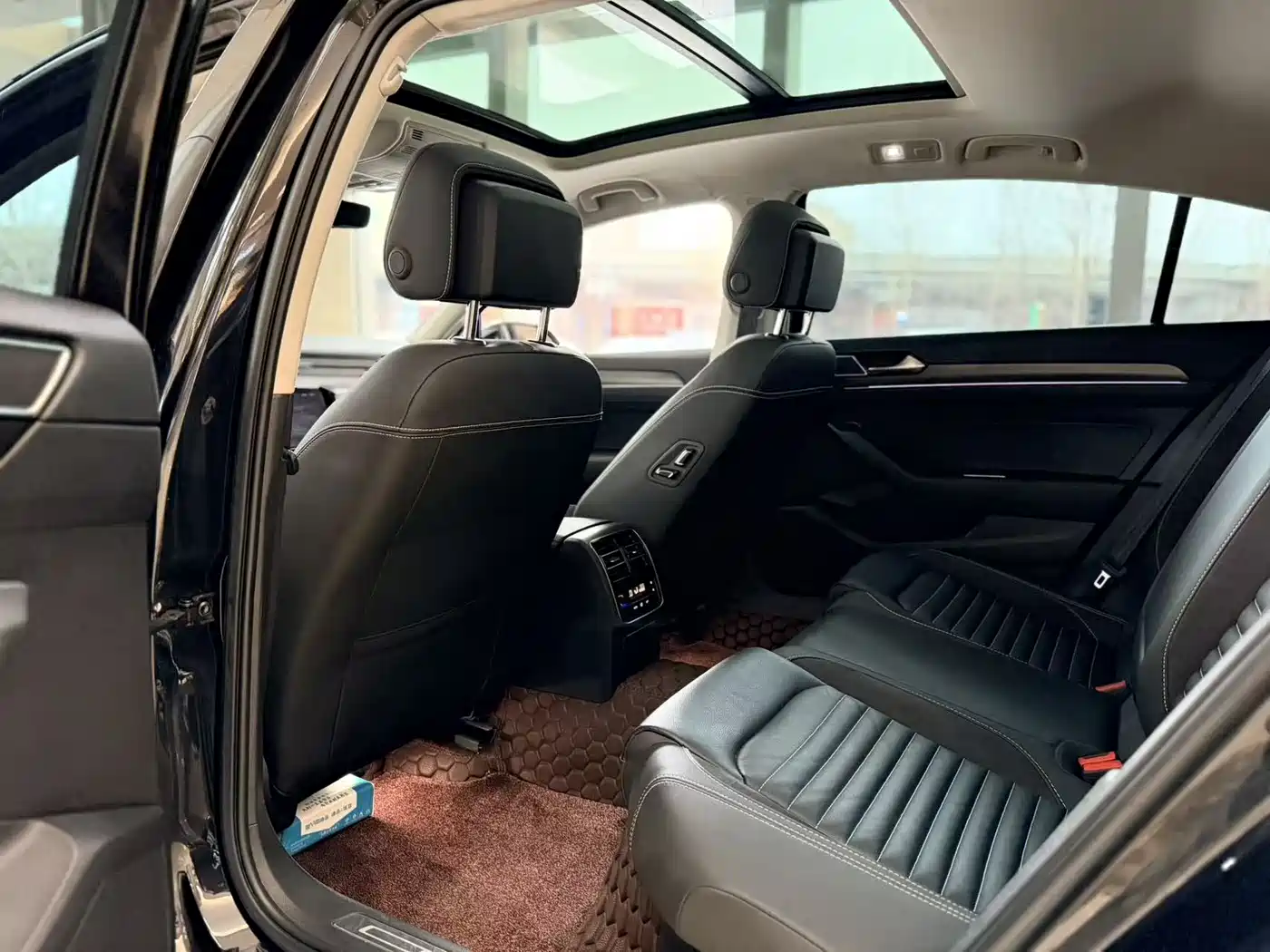 Volkswagen Magotan 2020 330TSI DSG Luxury фото 5