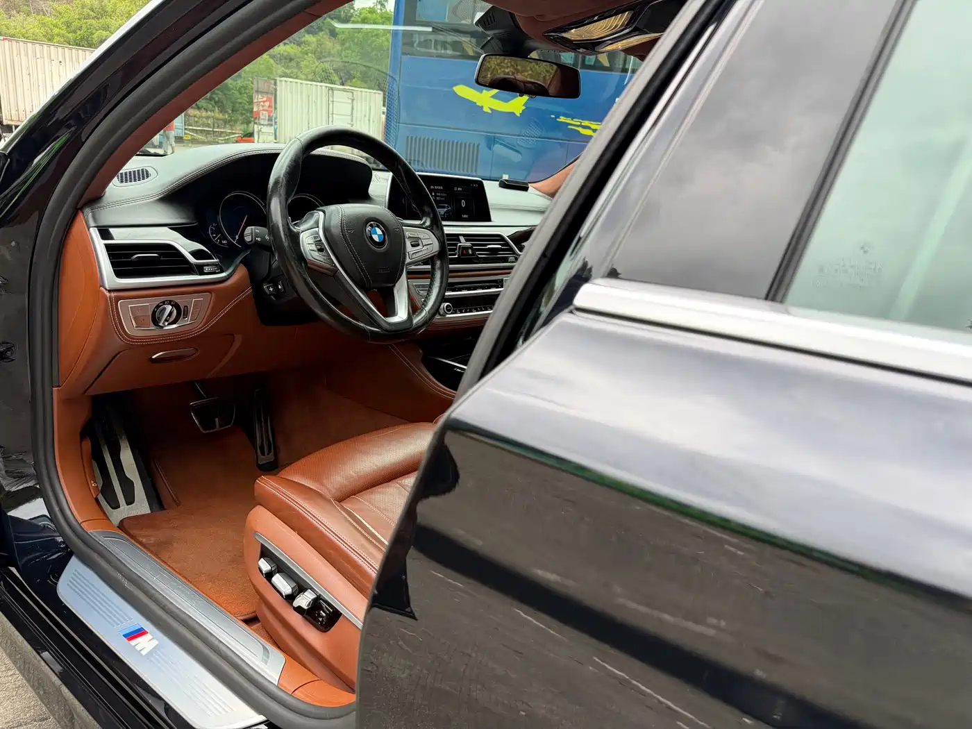 BMW 7 Series 2018 740Li xDrive Premium Type M Sport Package фото 11