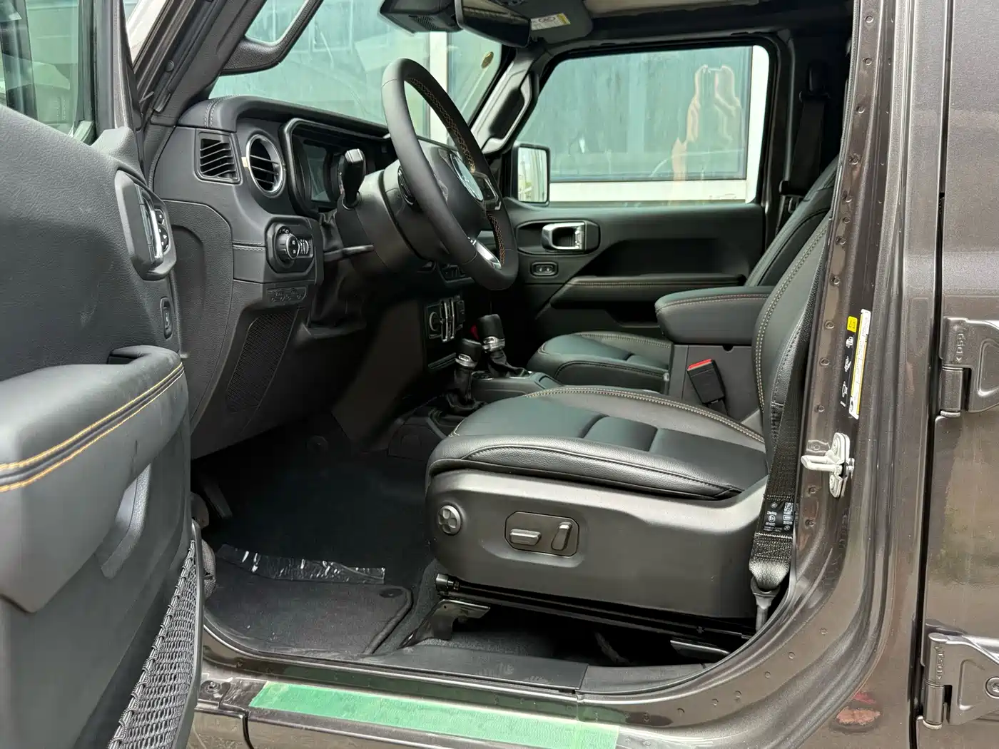Jeep Wrangler 2026 2024 Model 2.0T Sahara Four-Door Version