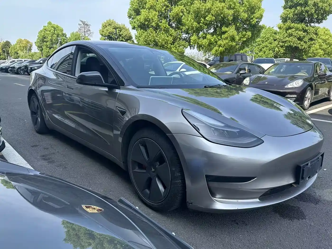 TESLA MODEL 3