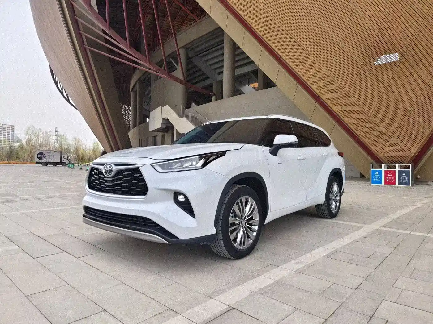 Toyota Highlander 2024 2.5L Smart Hybrid 4WD Luxury 7-seater
