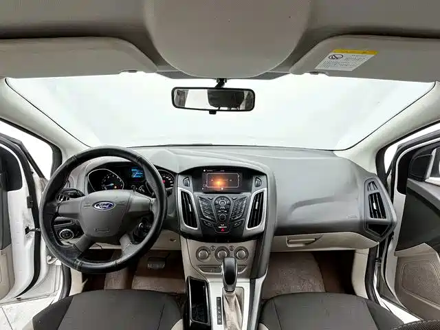 Фото 9 - Ford Focus