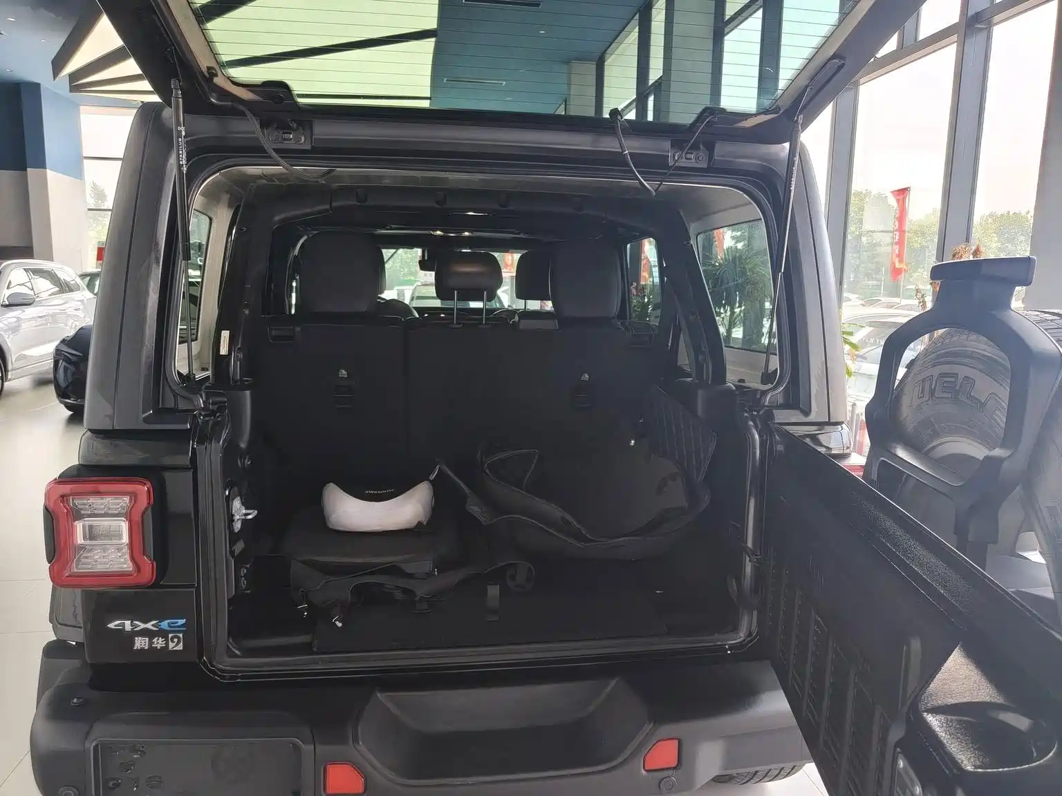 Фото 15 - Jeep Wrangler