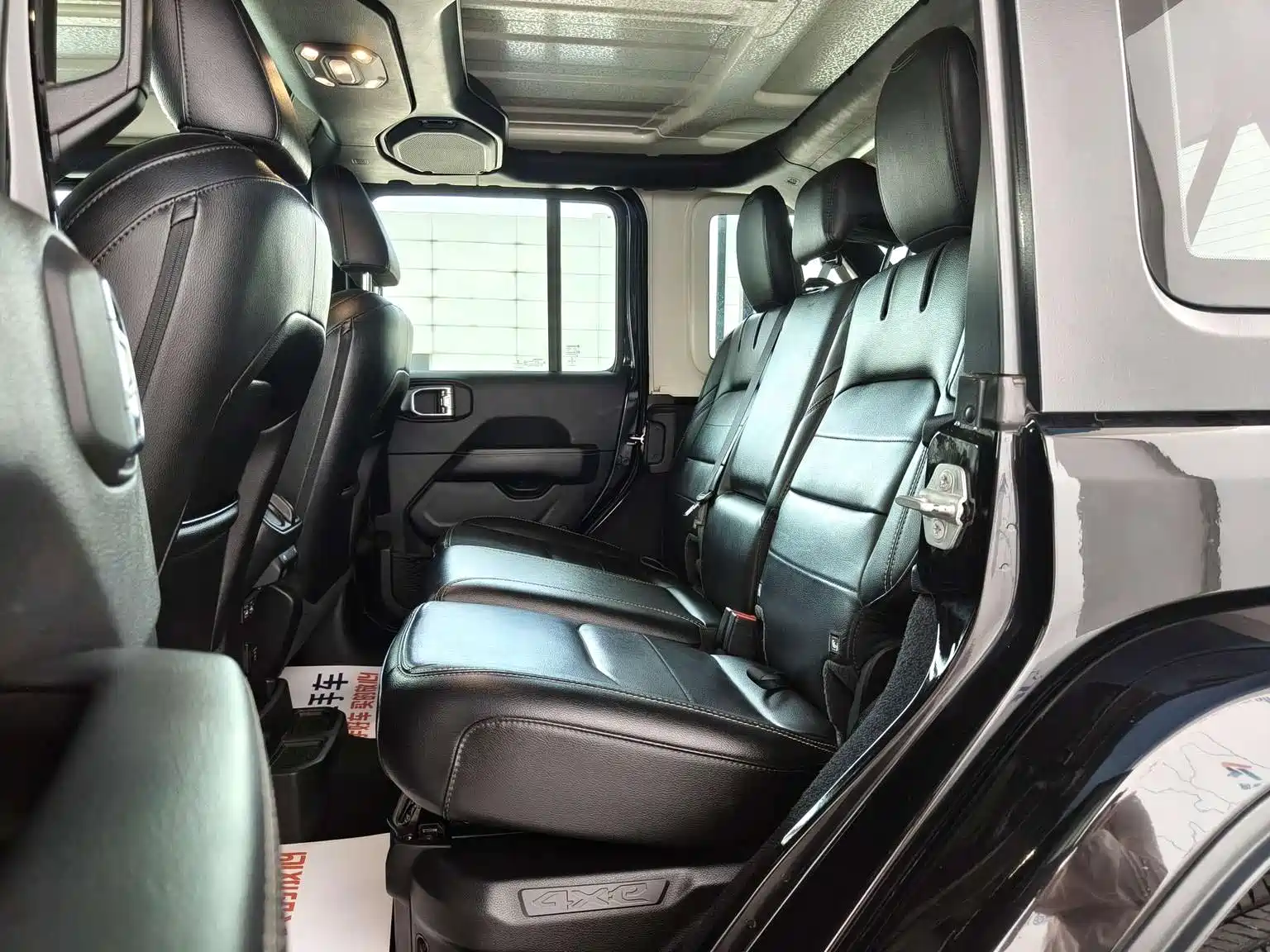 Фото 7 - Jeep Wrangler