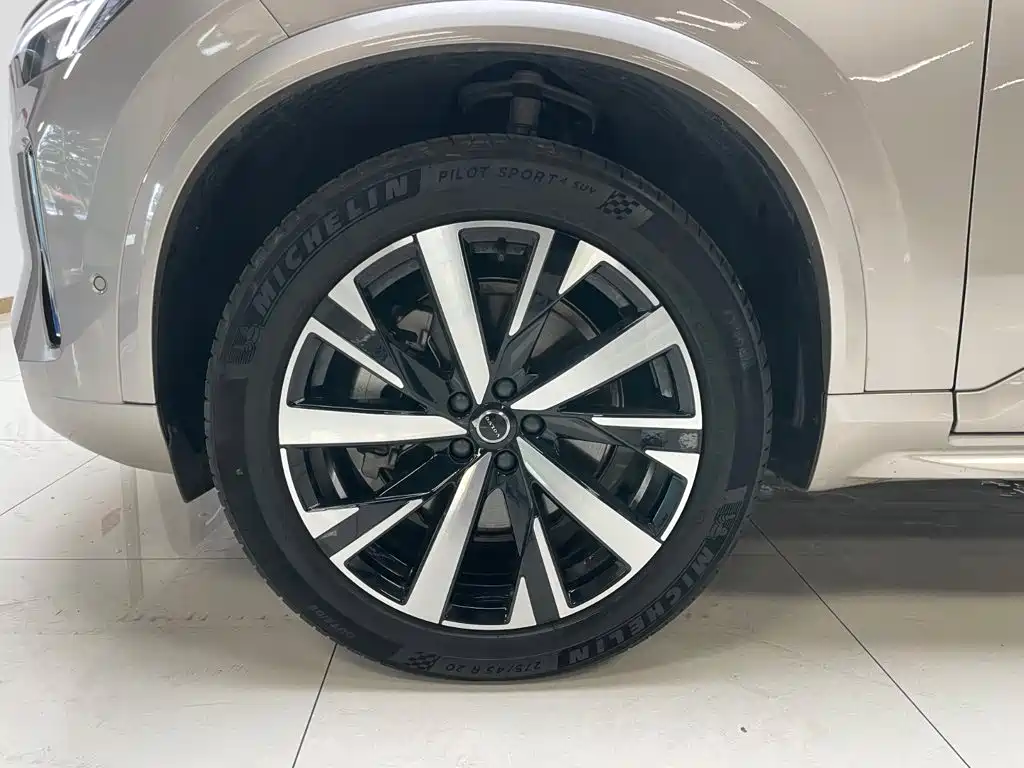 Volvo XC90 2025 2025 Facelift B6 Intelligent Luxury 6-Seater