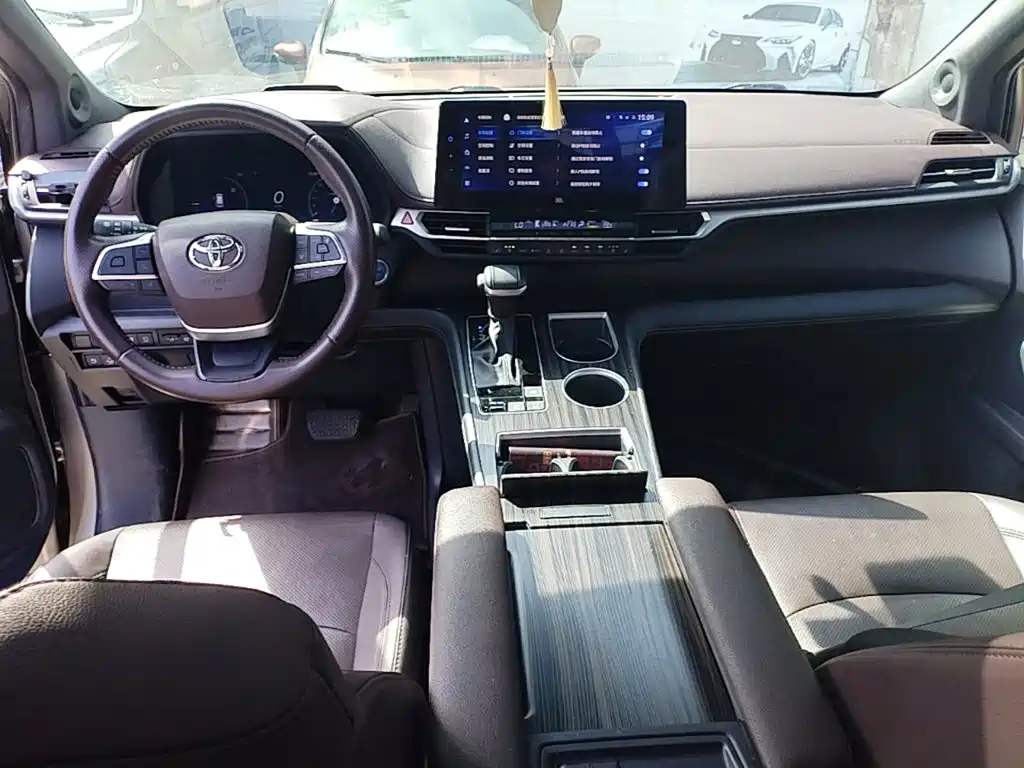 صورة 6 - Toyota Sienna