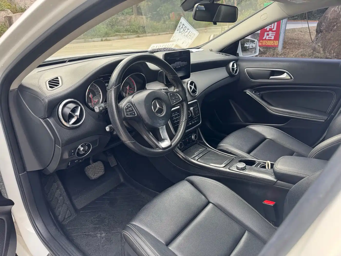 Mercedes-Benz GLA 2017 GLA 200 Dynamic фото 11
