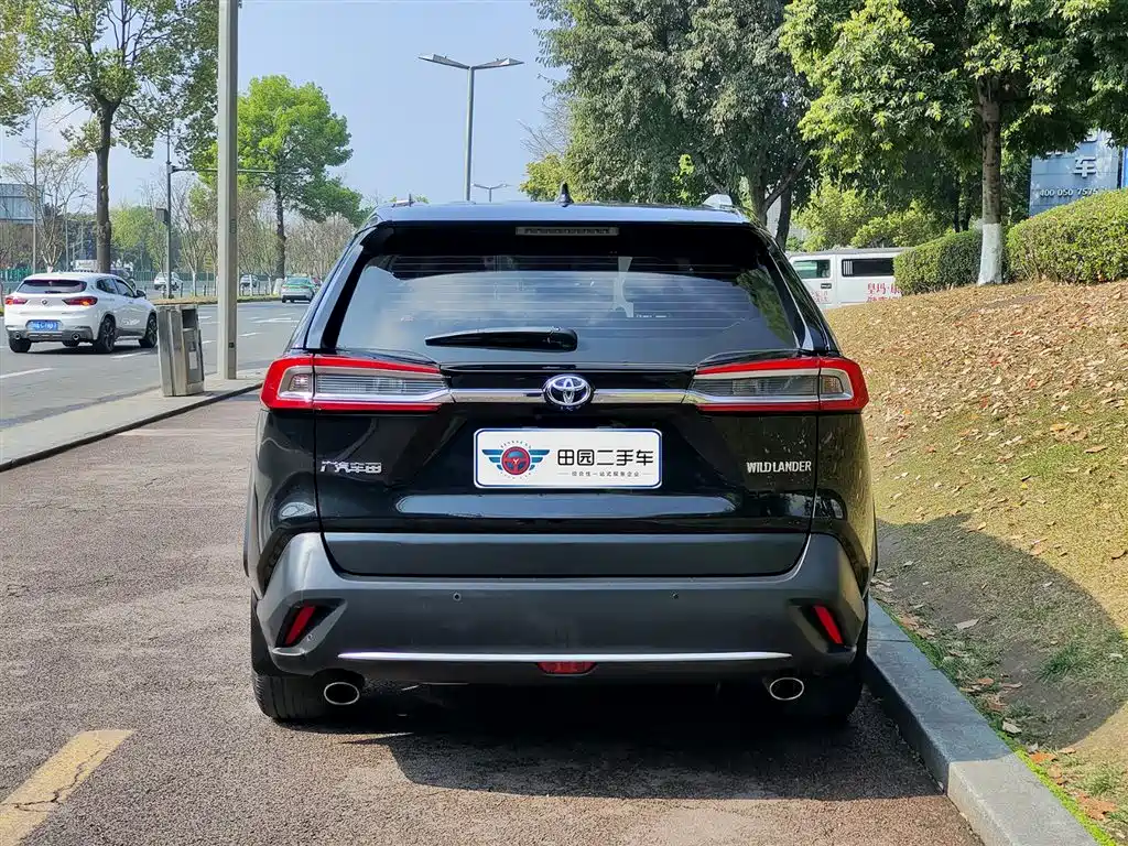 Toyota Wildlander 2022 2.0L CVT FWD Luxury PLUS Edition фото 5