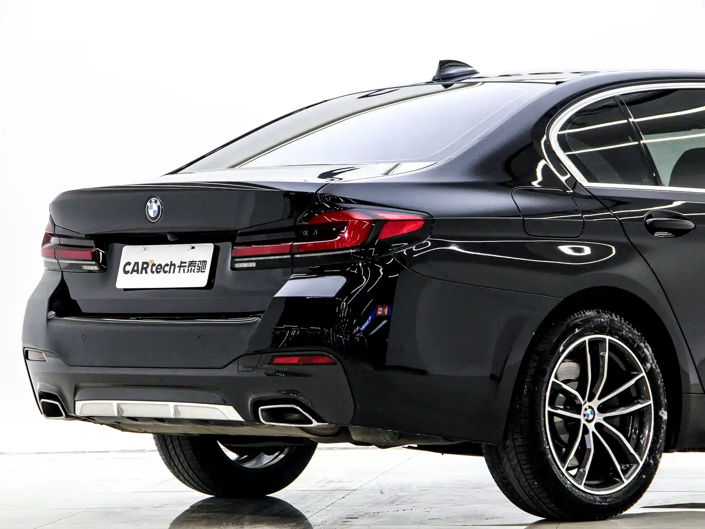 BMW 5 Series 2022 Model Second Facelift 525Li M Sport Package фото 13