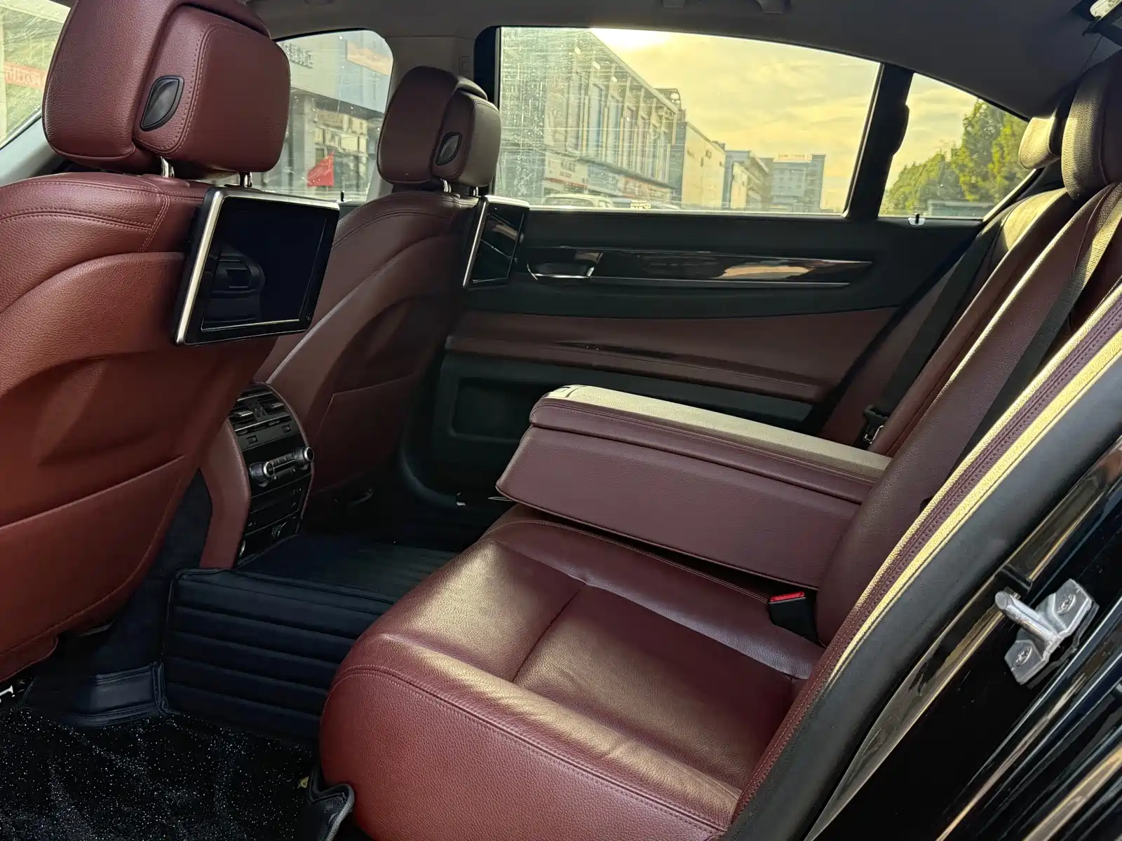 Photo 6 - BMW 7 Series