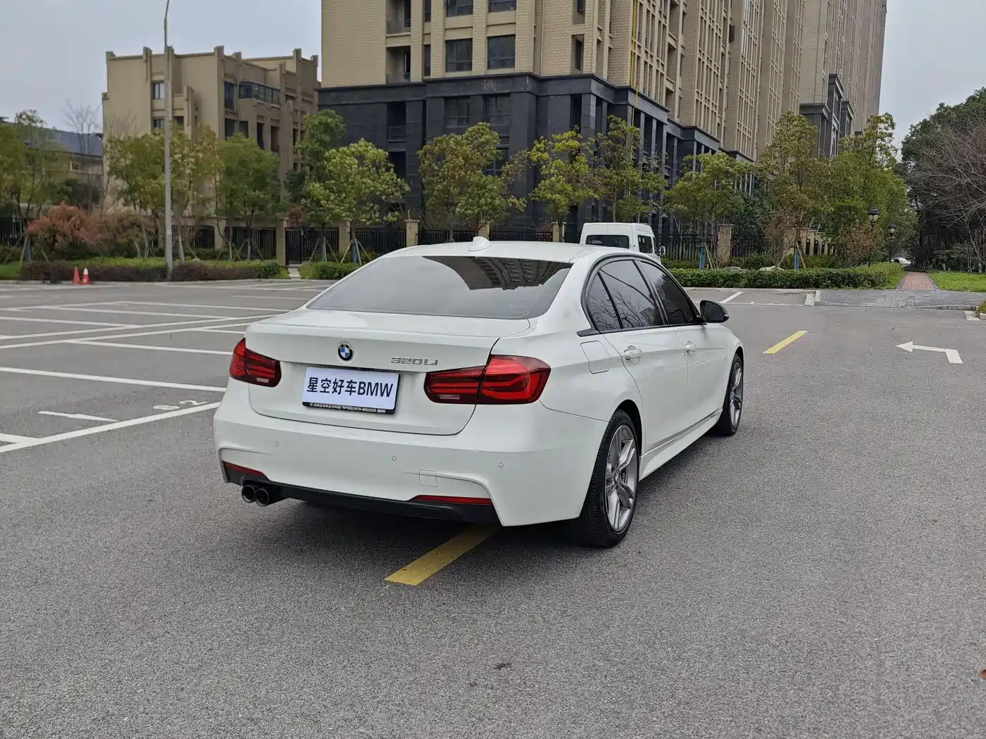 BMW 3 Series 2018 320Li M Sport Black Night Edition фото 14