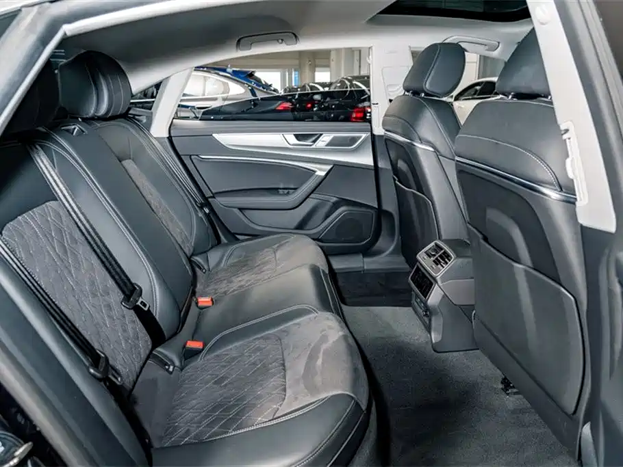 Audi A7L 2024 45 TFSI quattro Premium Luxury фото 21