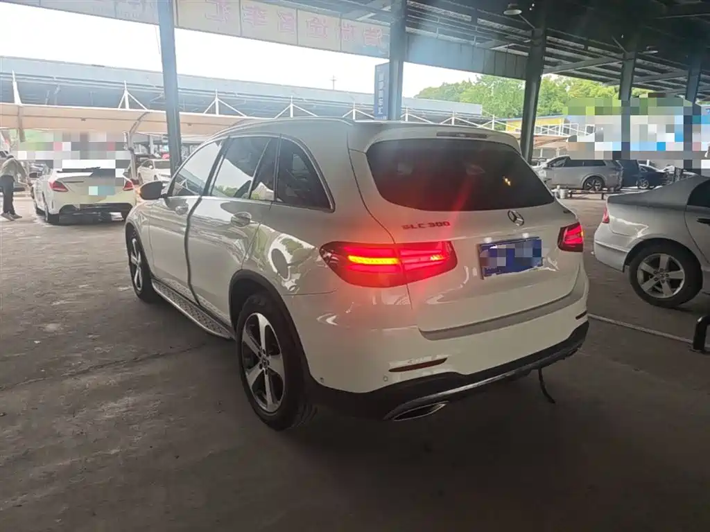 Mercedes-Benz GLC 2017 GLC 300 4MATIC Dynamic фото 5