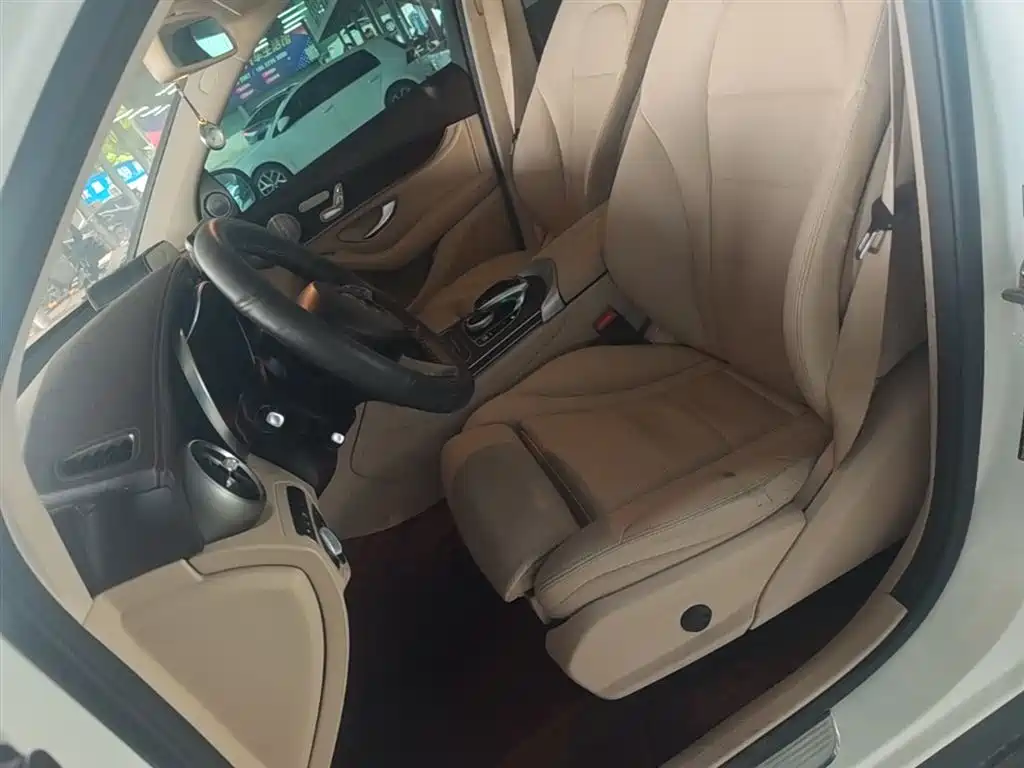 Mercedes-Benz GLC 2017 GLC 300 4MATIC Dynamic фото 15
