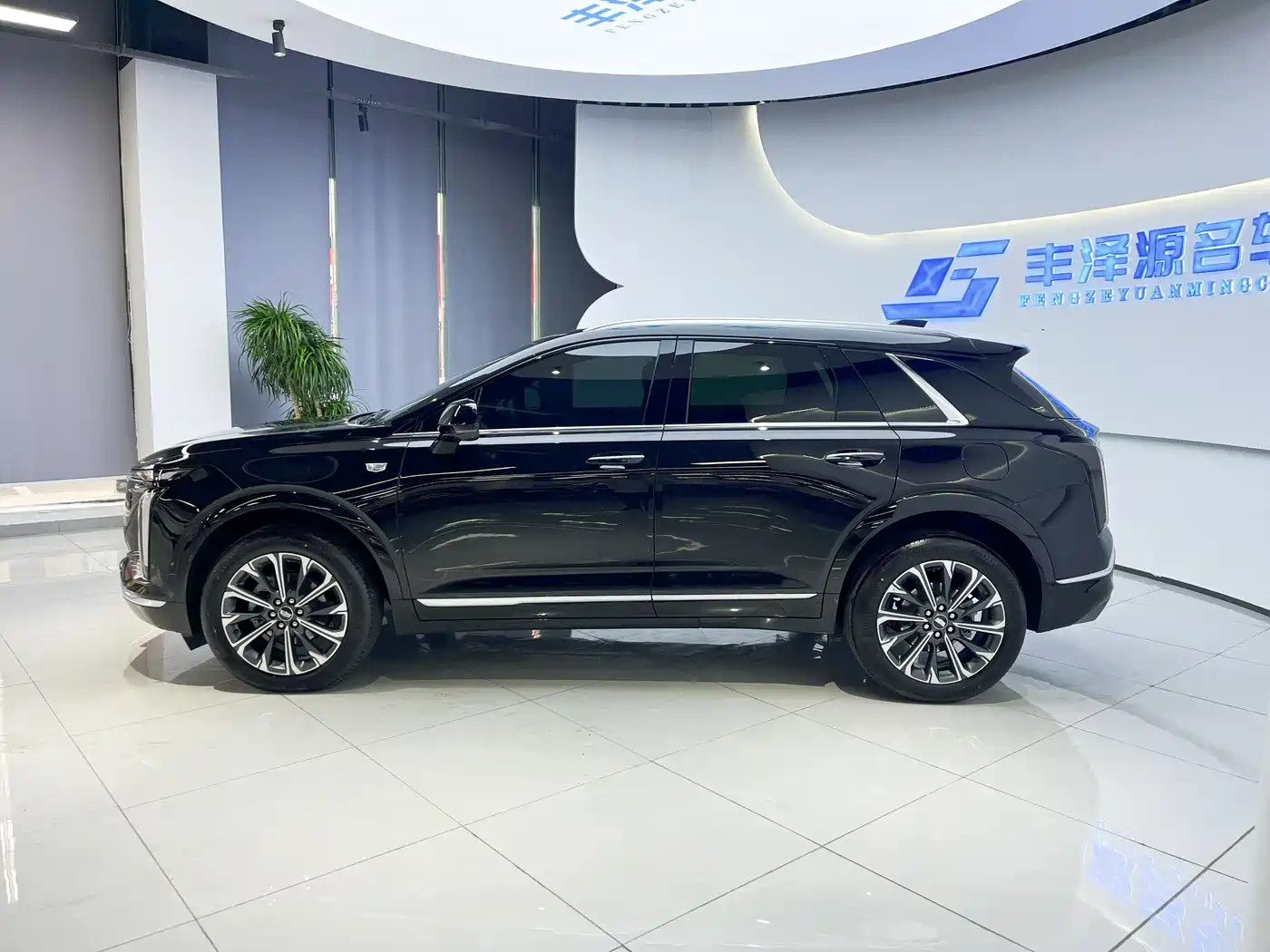 CADILLAC XT5