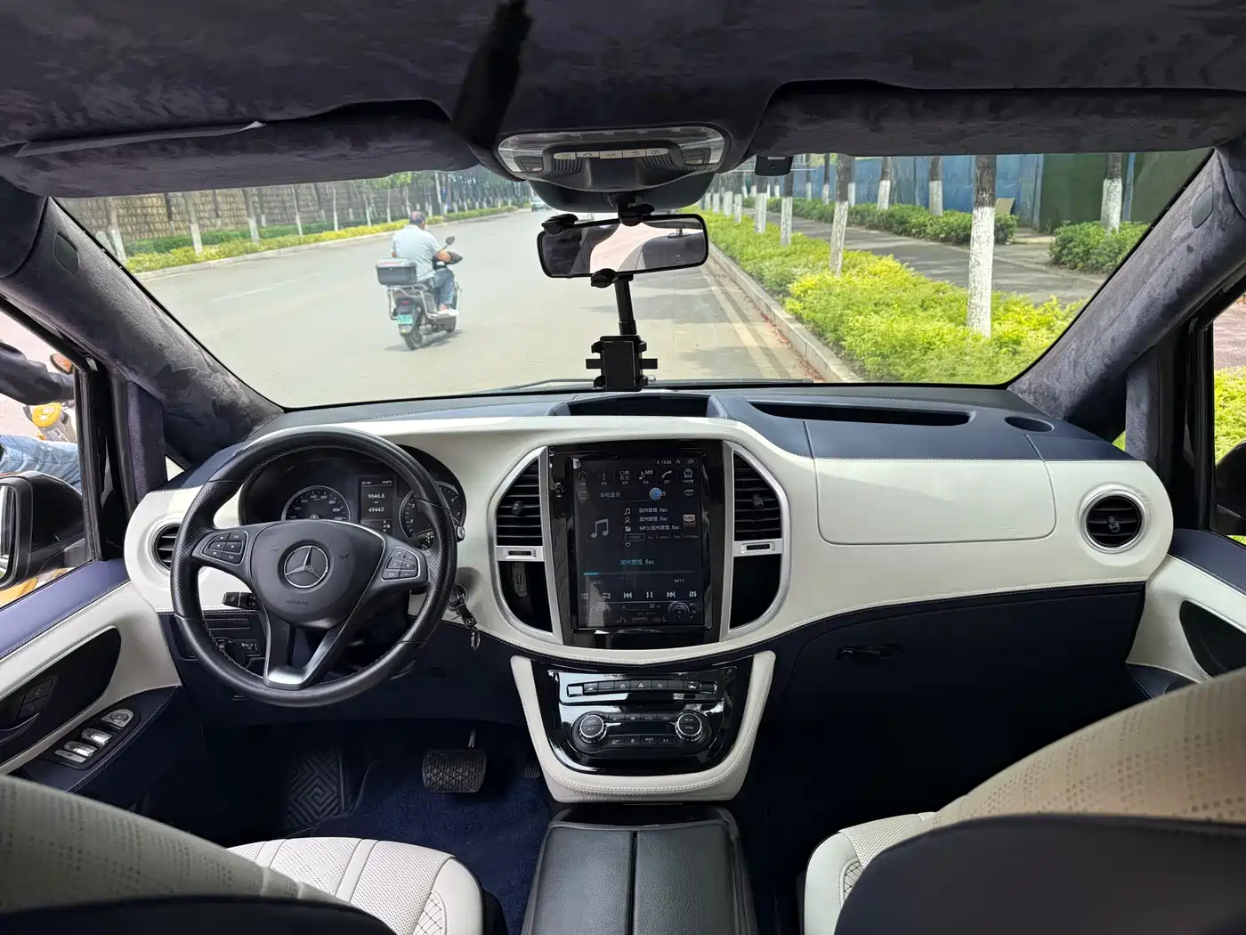 Mercedes-Benz Vito 2021 2.0T Elite 7-Seater фото 10
