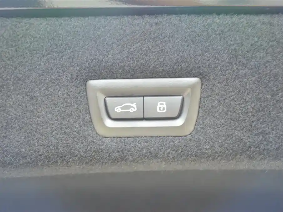 BMW 7 Series 2023 Model 735Li M Sport Package фото 15