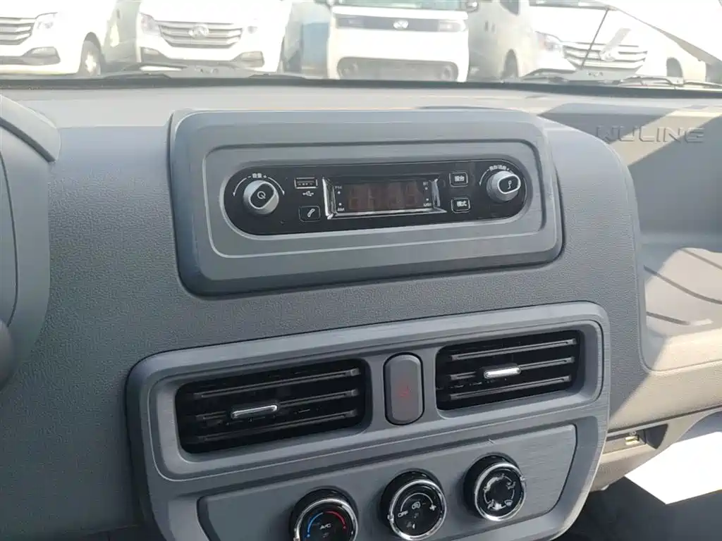 Фото 9 - Wuling Motors Wuling Yangguang