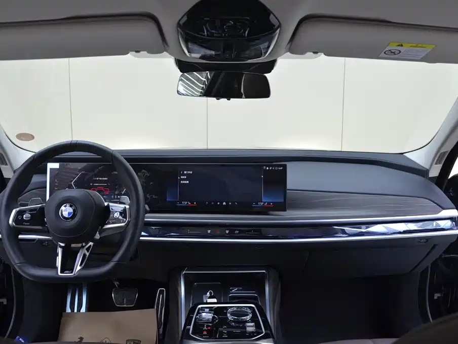 BMW 7 Series 2023 Model 735Li M Sport Package фото 14