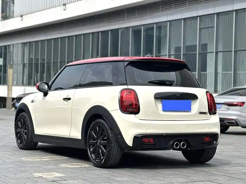 MINI 2021 2.0T COOPER S Classic фото 9
