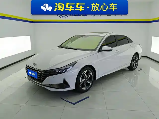 HYUNDAI ELANTRA