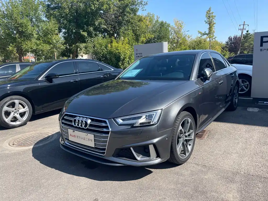 Фото 1 - Audi A4L