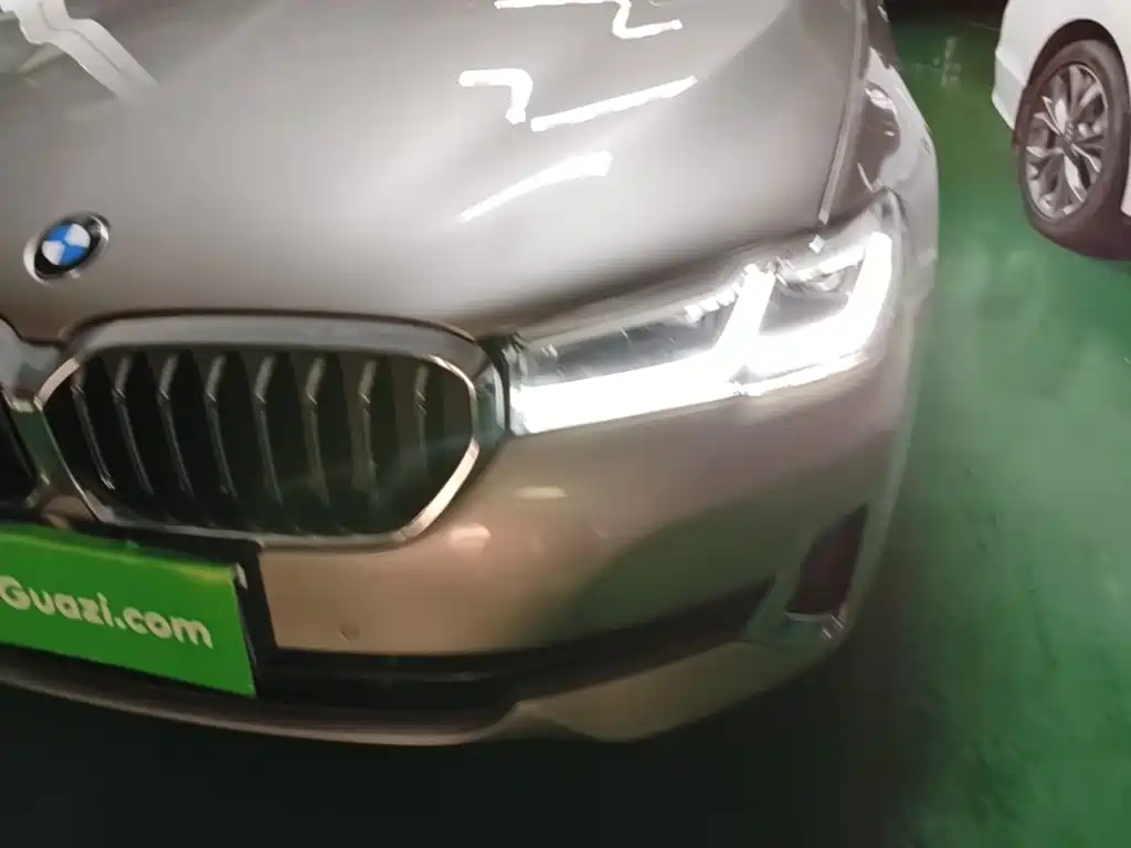 Photo 15 - BMW 5 Series