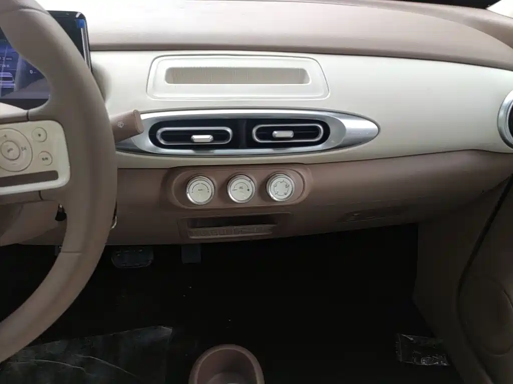Wuling Motors Hongguang MINIEV 2026 2025 4-Door Advanced