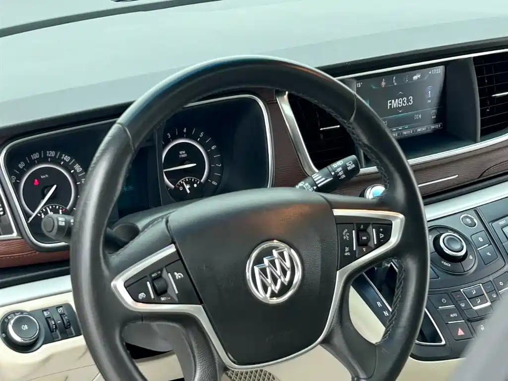 Buick GL8 2018 28T Luxury Model China VI фото 8