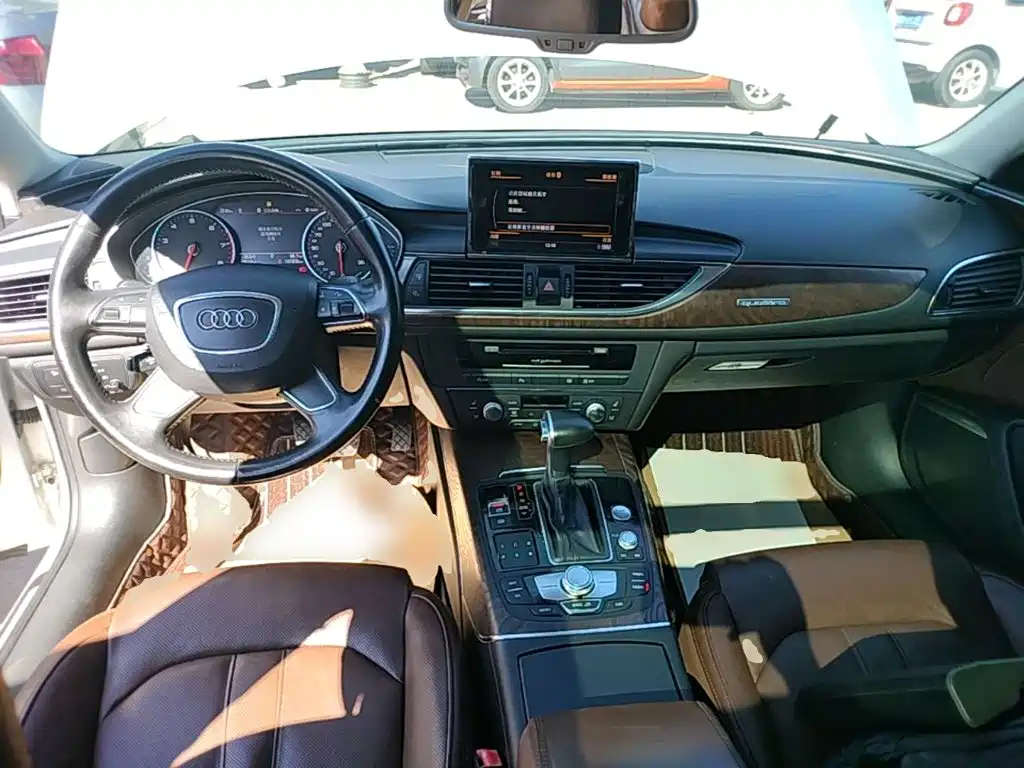 Фото 10 - Audi A6L