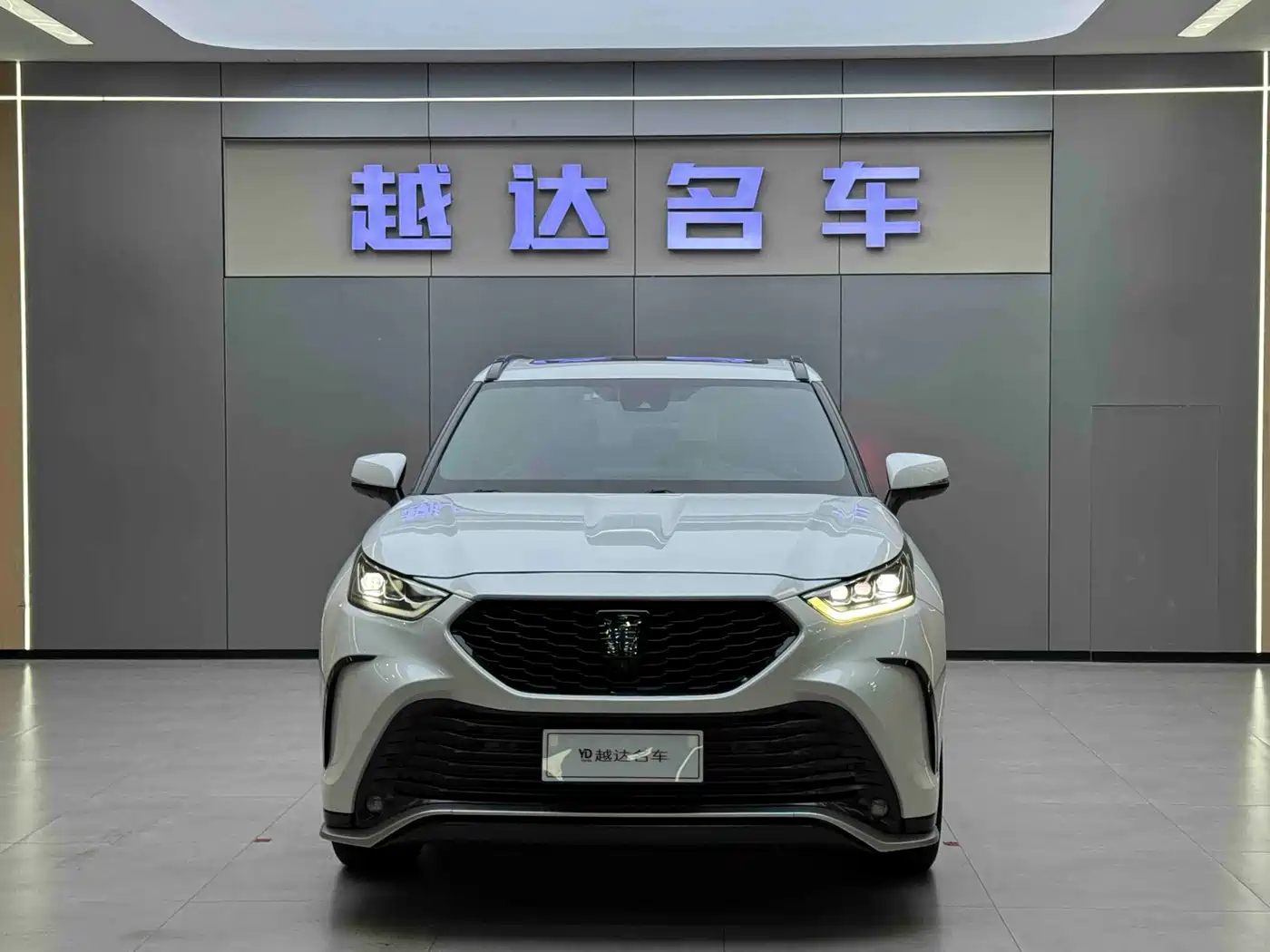 Toyota Crown Kluger 2021 2.5L HEV 4WD Premium фото 2