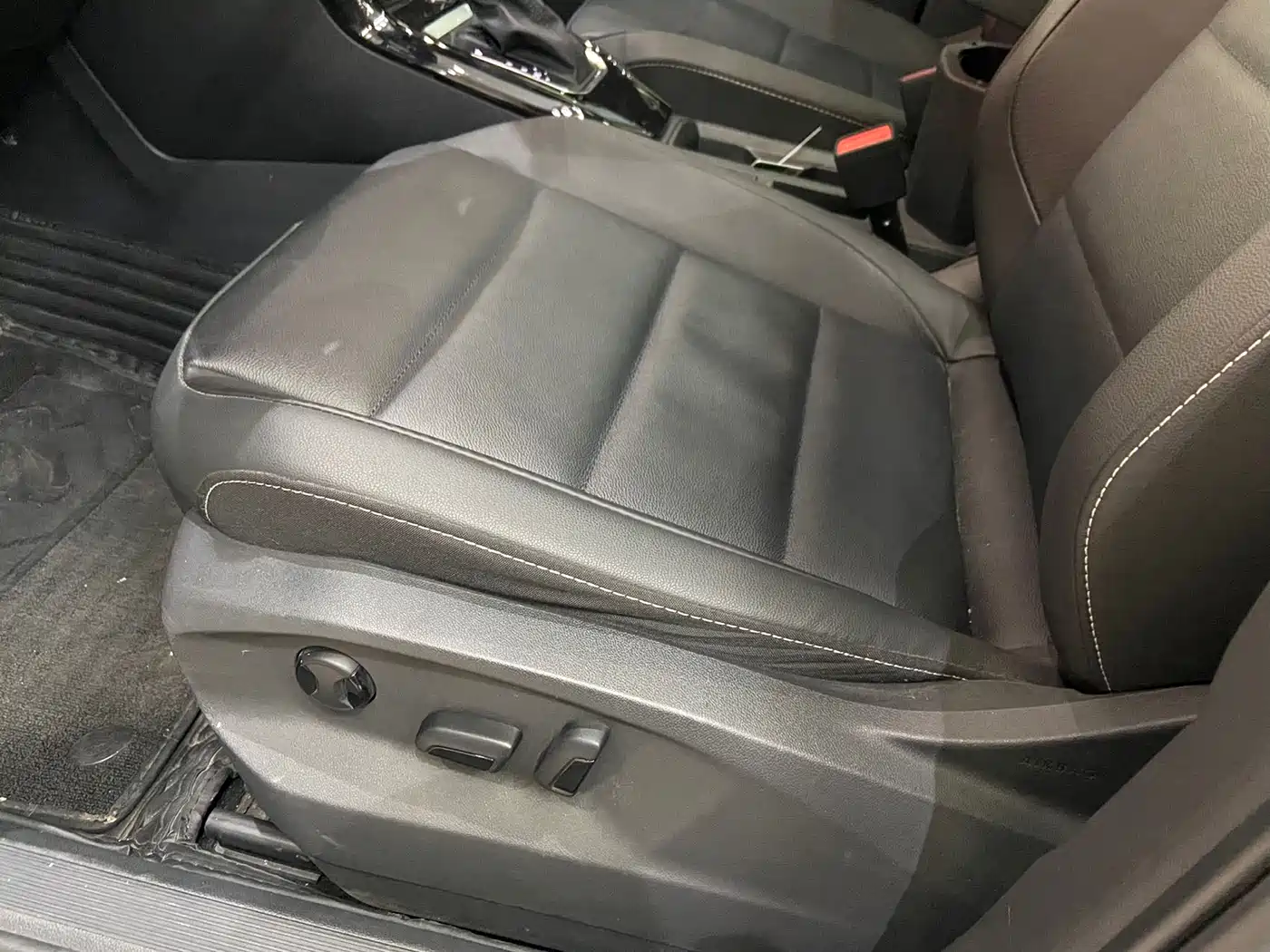 VOLKSWAGEN T ROC EXPLORING SONGS