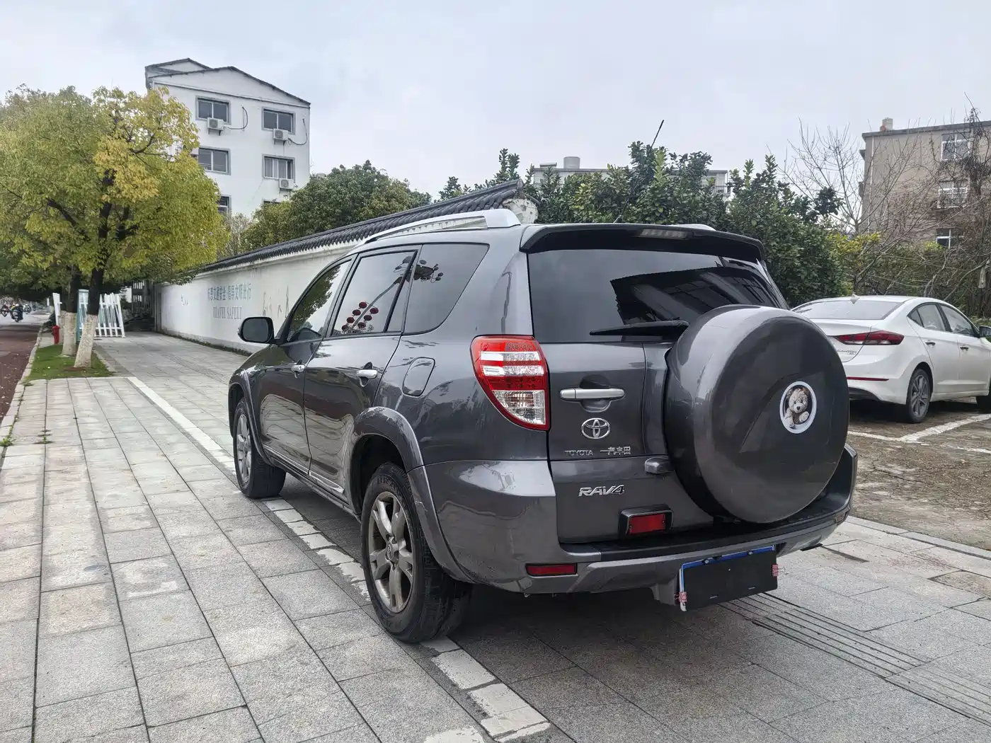 Toyota RAV4 Rongfang 2013 Special Edition 2.4L Auto AWD Prestige фото 6