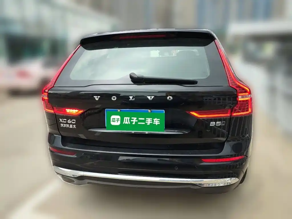 Фото 10 - Volvo XC60