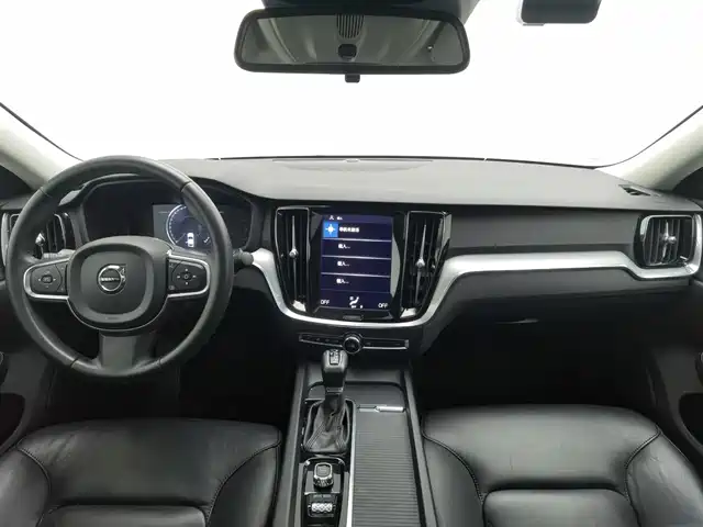 Volvo S60 2021 T4 Smart Elite Luxury — фото 5