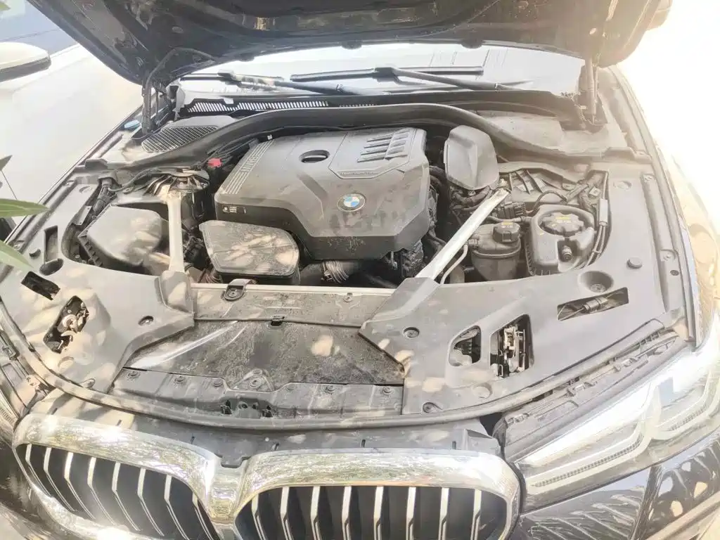 Photo 9 - BMW 5 Series (Import)