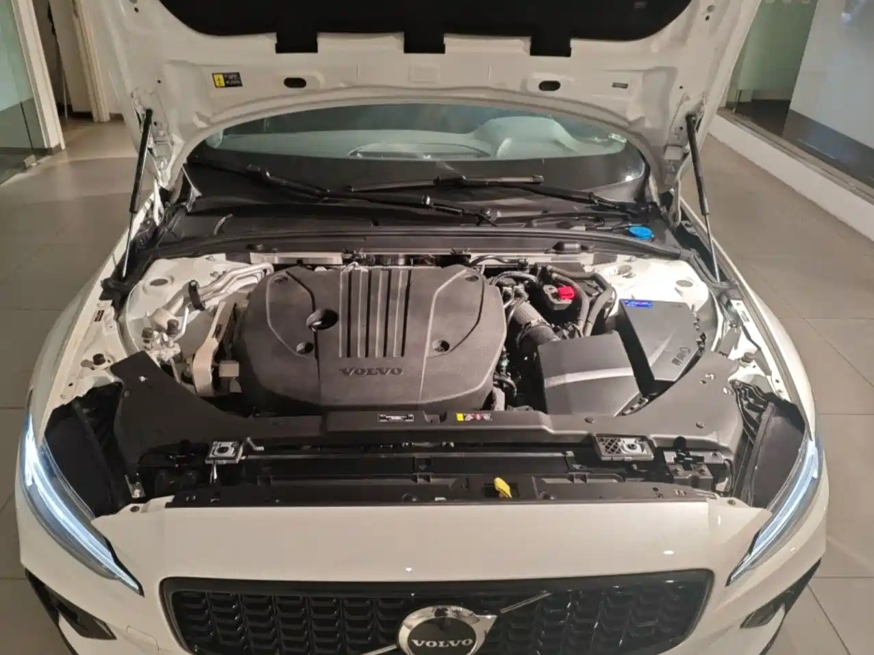 Volvo S60 2024 2025 B5 Elegance Sport Edition