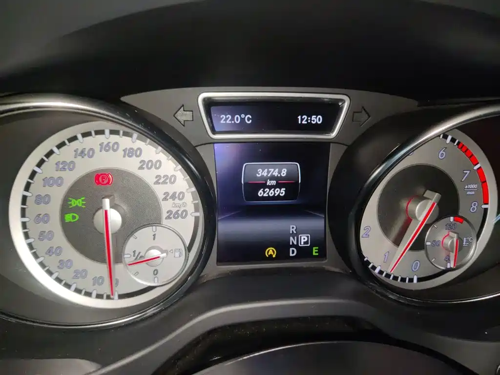 Mercedes-Benz GLA 2015 GLA 260 4MATIC Sport фото 12