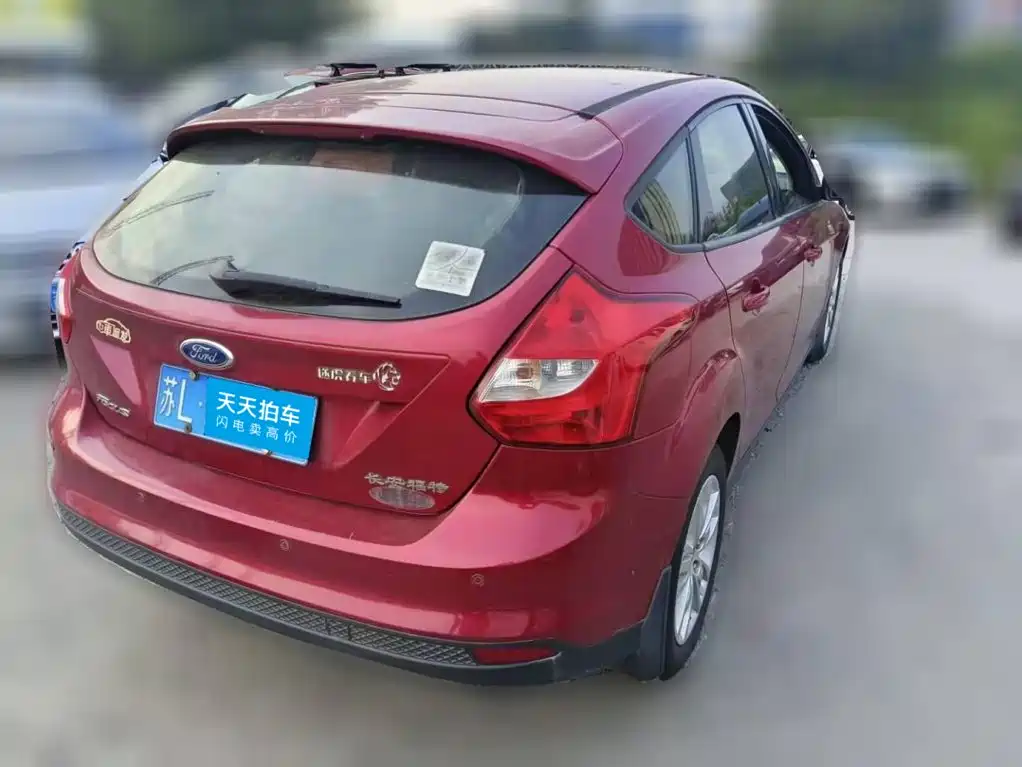 Фото 2 - Ford Focus