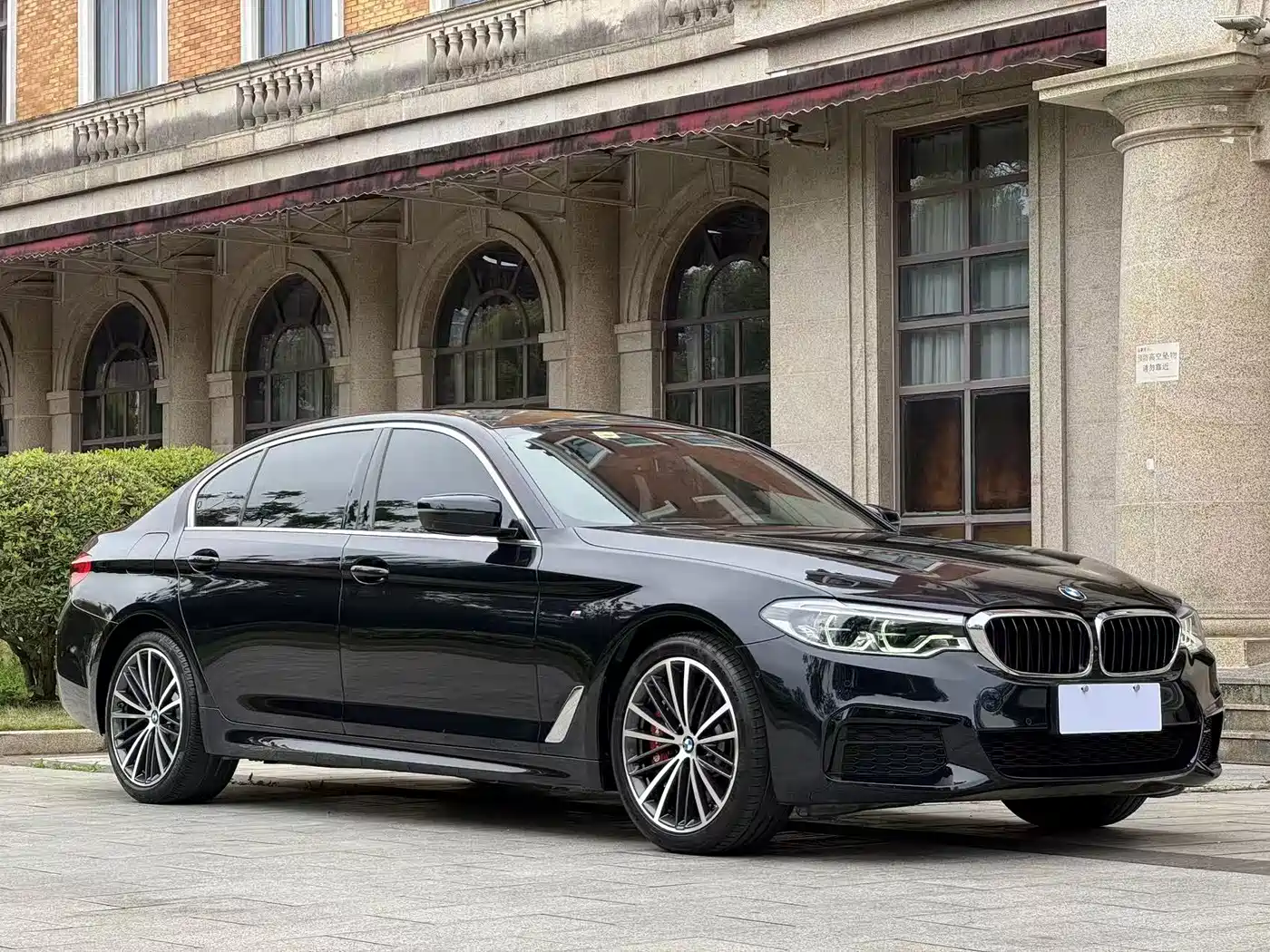BMW 5 Series 2020 530Li Exclusive M Sport Package фото 3