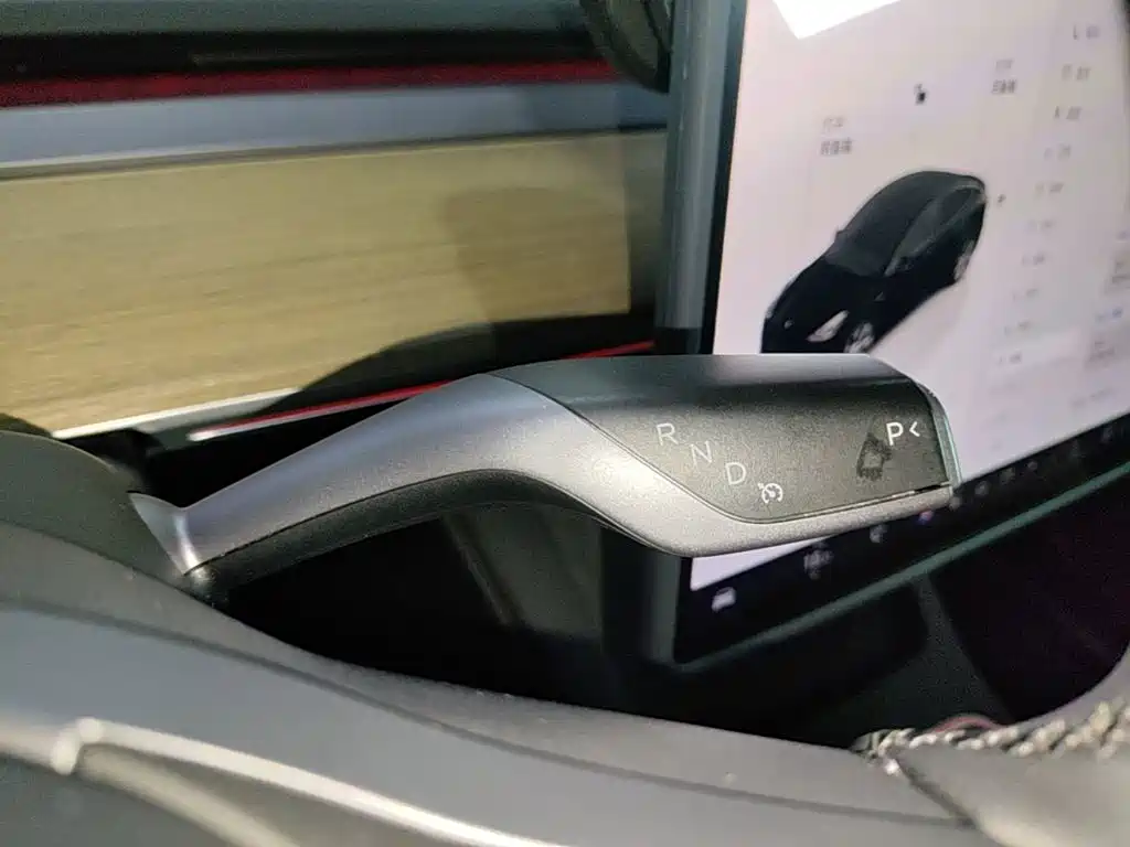 Фото 14 - Tesla Model Y