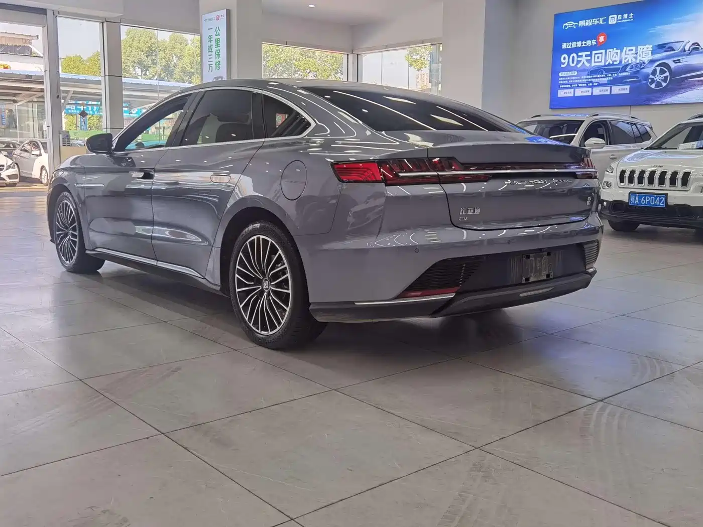BYD Han 2020 EV Extended Range Luxury фото 12