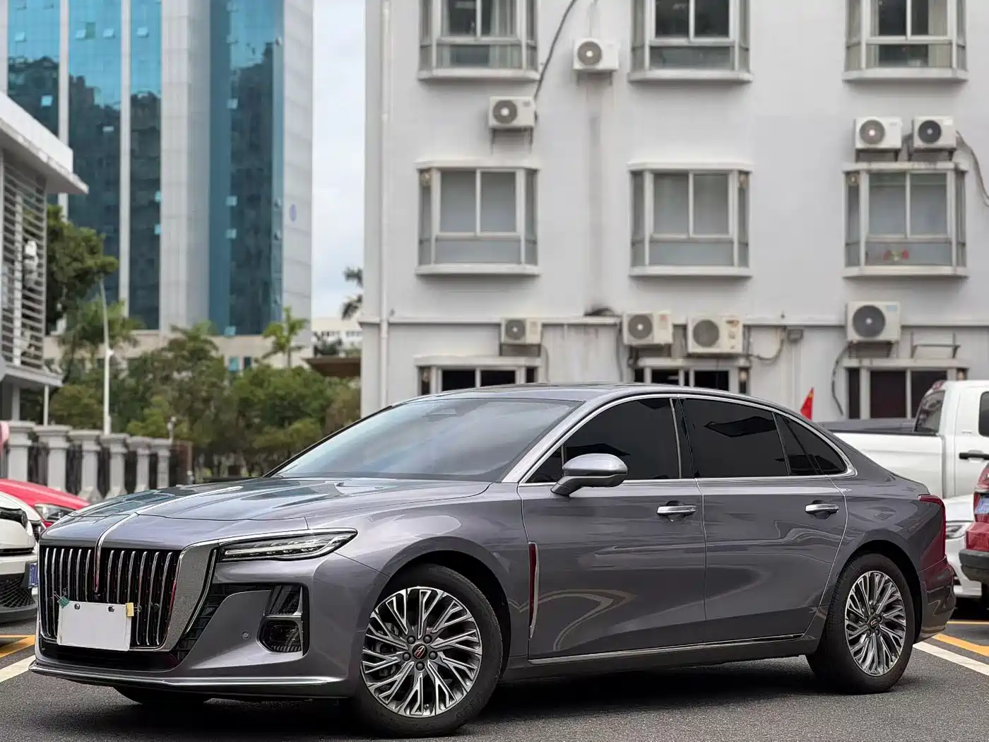 Hongqi H5 2023 1.5T HEV Smart Connect Leader Edition